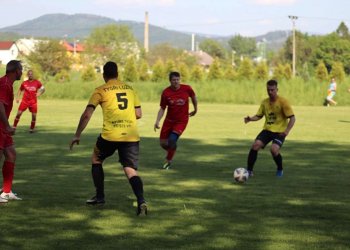 Foto č. 5 - Tygři byli prostě ve Lhotce mladší. Podruhé jim body vystřelil Chuchma