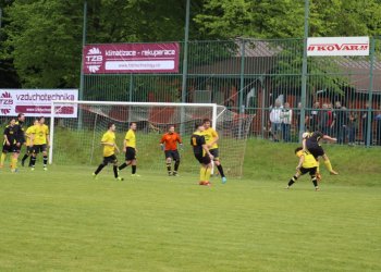 Foto č. 2 - Kdo s Jarcovou do okresního přeboru. Po pokoření Tygrů mají blíže borci z Byniny