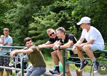Foto č. 3 - Jarcová korunována za mistra III. třídy bezbrankovou remízou v Lužné