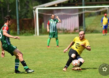 Foto č. 5 - Jarcová korunována za mistra III. třídy bezbrankovou remízou v Lužné