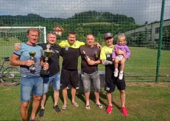Foto č. 5 - 14. ročník Memoriálu Jiřího Hnátka vyhráli staří páni Hovězí
