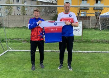Foto č. 2 - Stali jsme se členy rodiny Cutline a FEA3 - tým Valašského fotbalu v novém