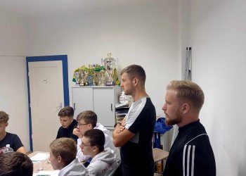 Foto č. 2 - VPR OFS Vsetín - probíhá pravidelné vzdělávání rozhodčích