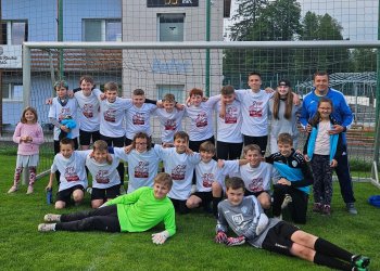 Foto č. 1 - Mladší žáci Prostřední Bečvy se naladili na finále Přeborníka okresu. Ve starších žácích výhra nad Krhovou. Mládežníkům Liptálu se dařilo