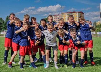 Foto č. 4 - Uplynulý týden meziříčské mládeže - 12. června. Záchráněny žákovské divize a ligy