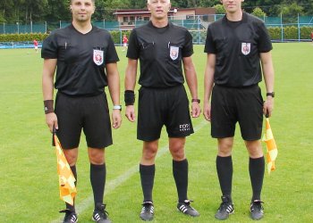 Foto č. 5 - Vzpomínkové tablo rozhodčích