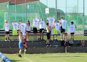 Foto č. 1 - Jak slavila Veselá postup do 1. A třídy?