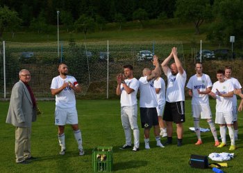 Foto č. 53 - Kateřinice - Lhota u Vsetína a oslavy prvního místa v 1. B třídě