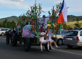 Foto č. 92 - Kateřinice - Lhota u Vsetína a oslavy prvního místa v 1. B třídě