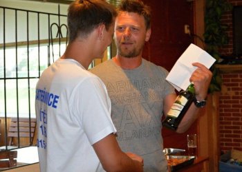 Foto č. 111 - Kateřinice - Lhota u Vsetína a oslavy prvního místa v 1. B třídě