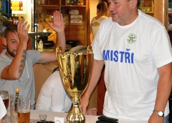 Foto č. 120 - Kateřinice - Lhota u Vsetína a oslavy prvního místa v 1. B třídě